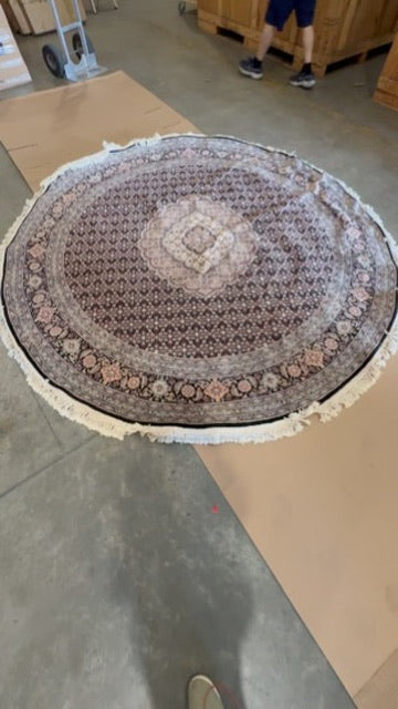 Round Persian-Style Tabriz Mahi Wool Rug with Scalloped Edge, Approx 8ft