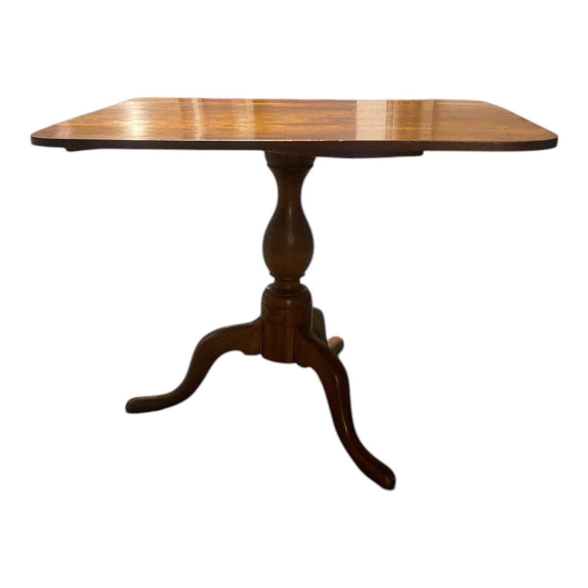 Queen Anne Cherry Tea Table – 18th‑C. Tripod Pedestal