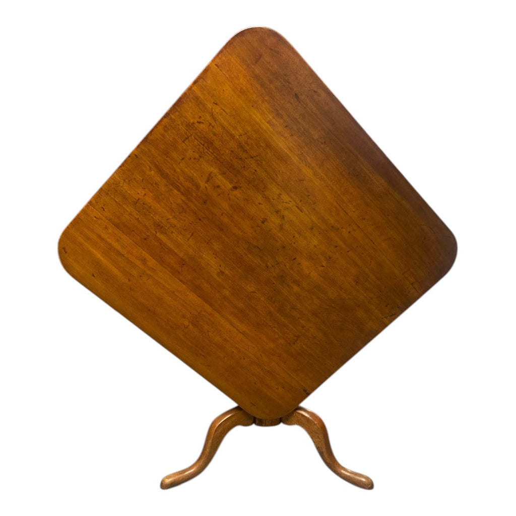 Queen Anne Cherry Tea Table – 18th‑C. Tripod Pedestal