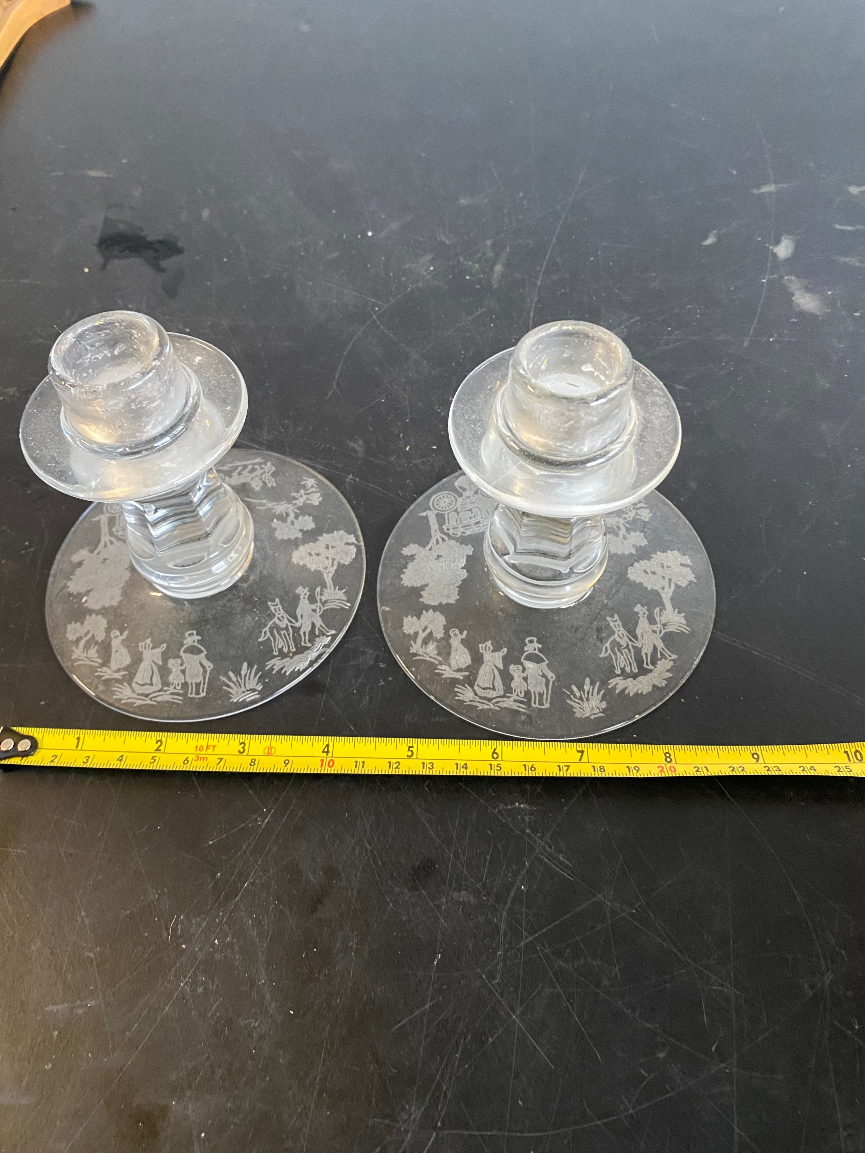 Vintage Etched Glass Candlesticks Pair - Colonial Scene Figural Design c.1940s