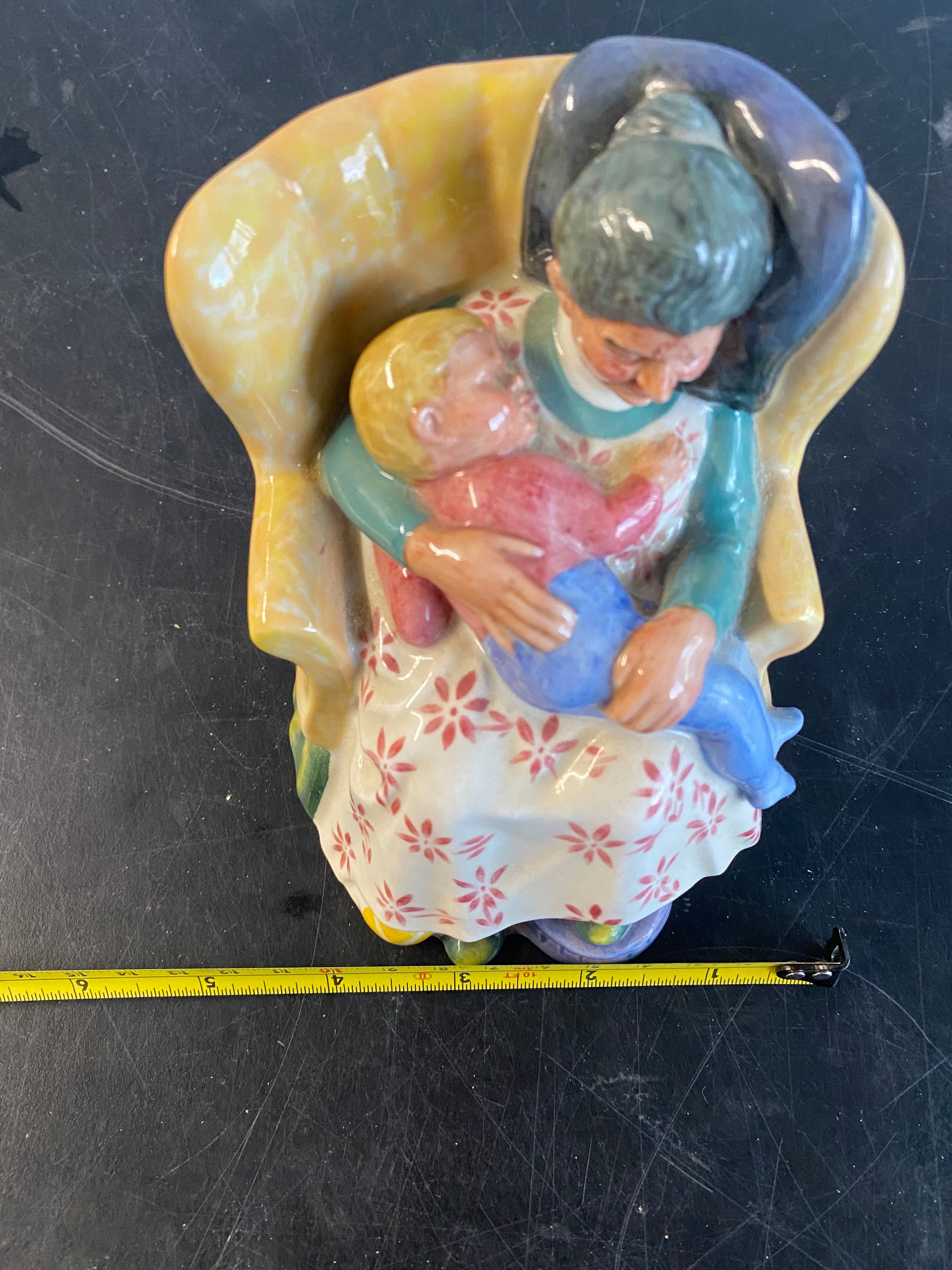 Royal Doulton "Sweet Dreams" HN2380 Bone China Figurine Grandmother & Child
