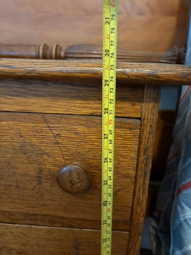 Antique Quarter-Sawn Oak Four-Drawer Nightstand with Scalloped Apron c.1900-1920