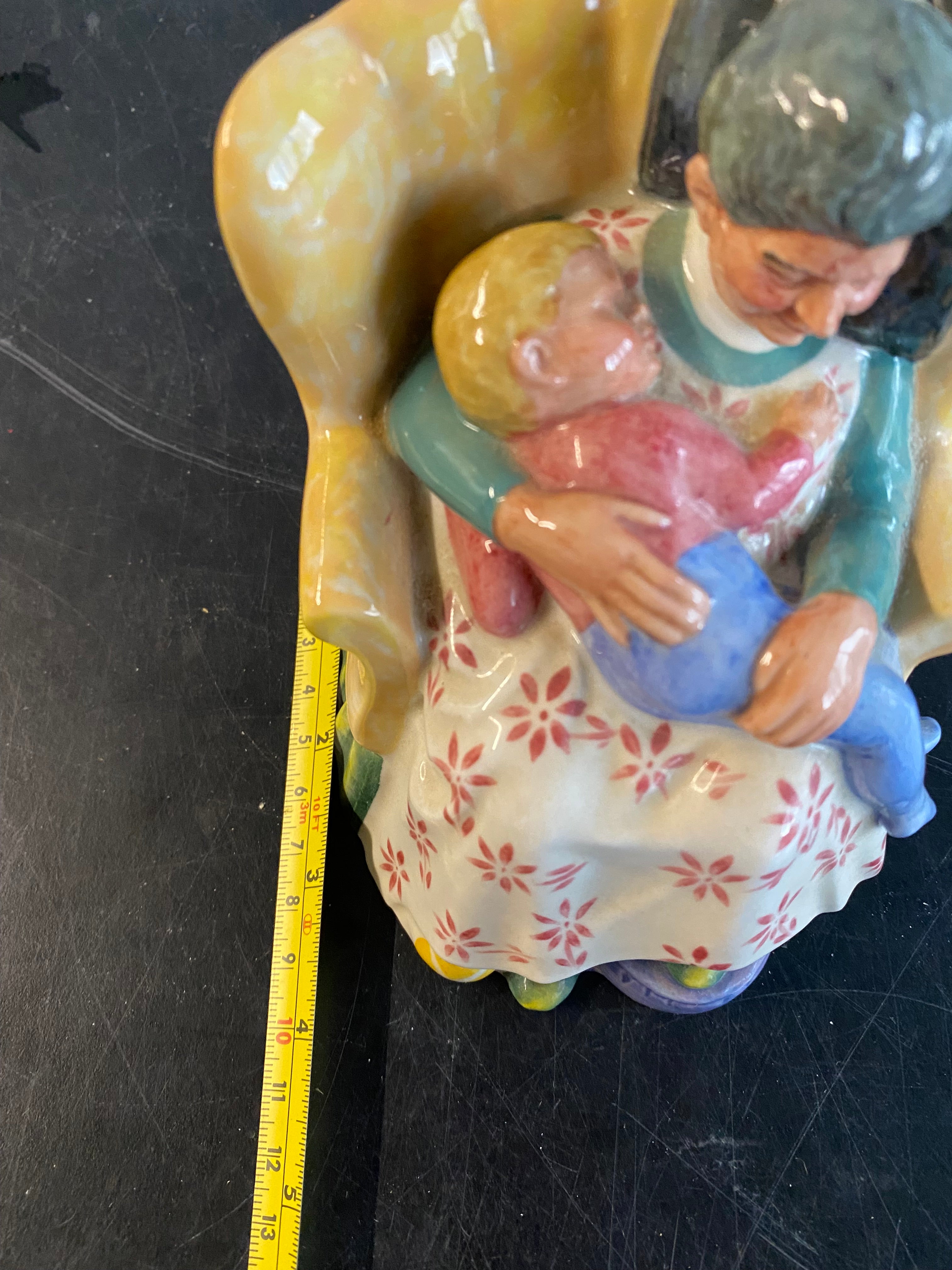 Royal Doulton "Sweet Dreams" HN2380 Bone China Figurine Grandmother & Child