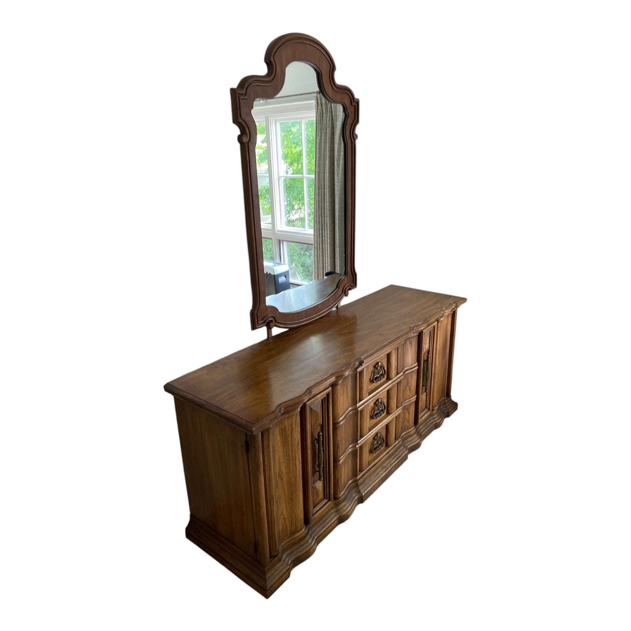Vintage American Drew Oak Triple Dresser with Queen Anne Mirror, 1970s Provincia