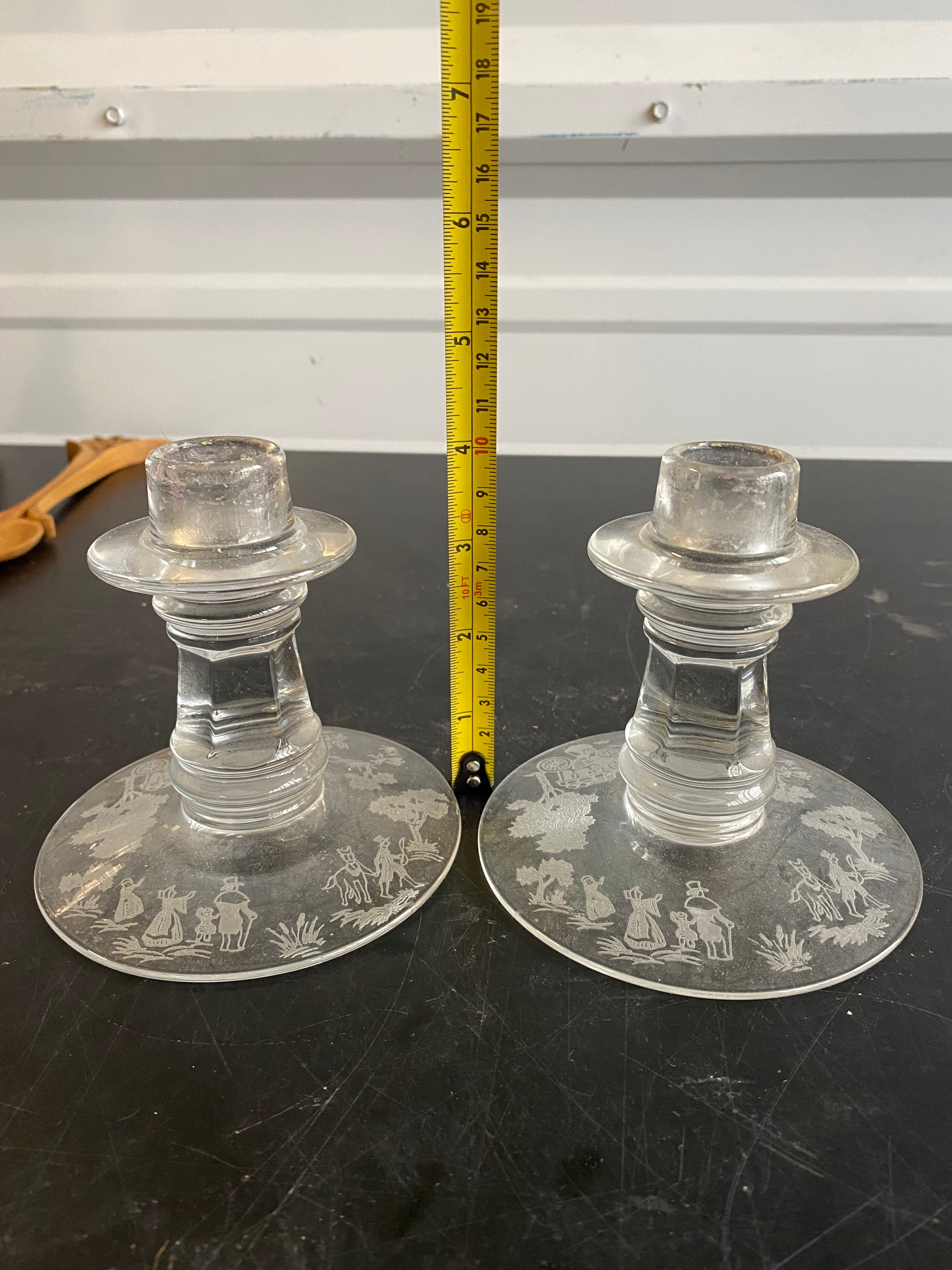 Vintage Etched Glass Candlesticks Pair - Colonial Scene Figural Design c.1940s
