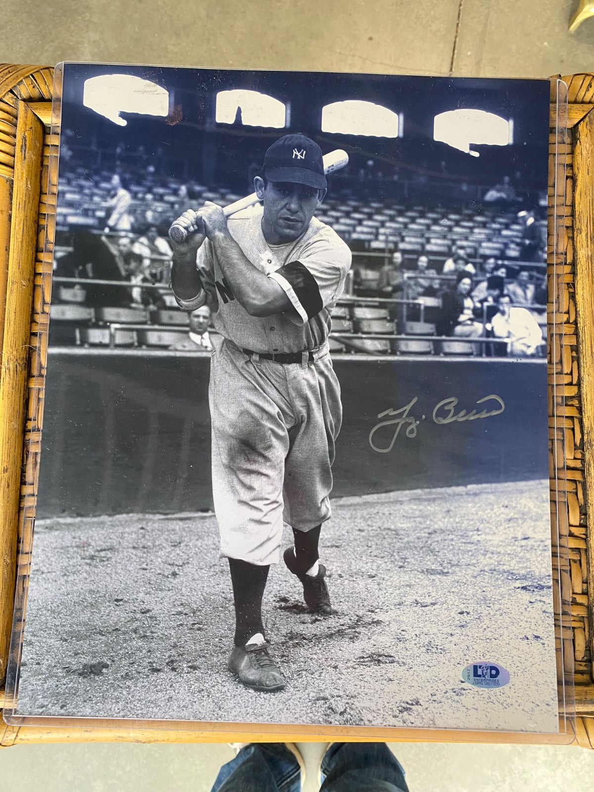 Yogi Berra Signed 8x10 Photo with LTD Enterprises COA Hologram