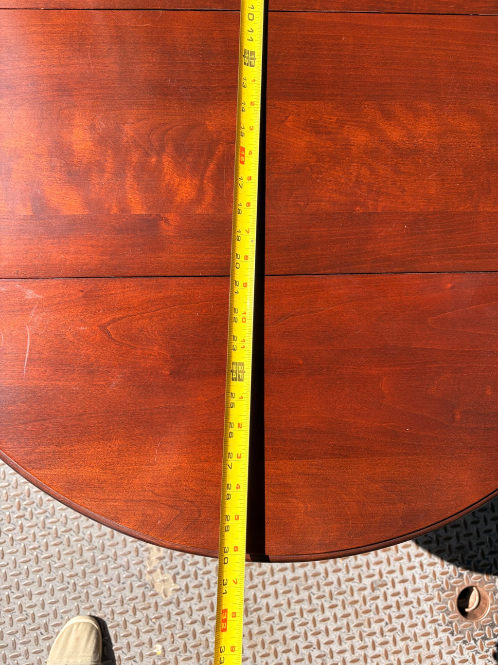 Queen Anne Style Cherry Drop-Leaf Table with Cabriole Legs & Pad Feet