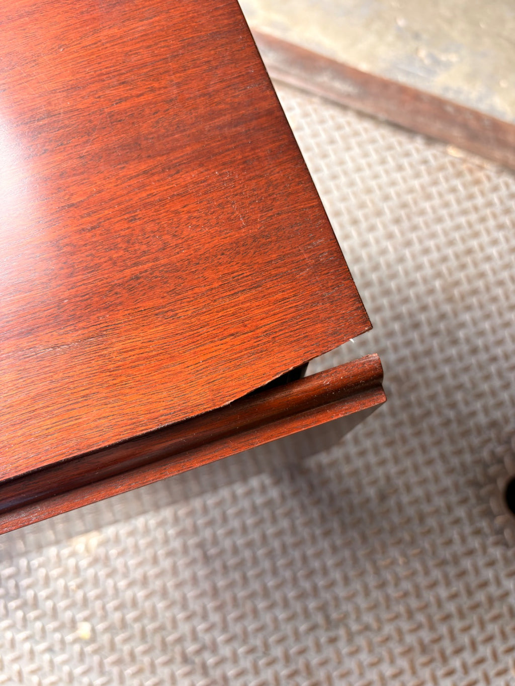 Vaughan Furniture Queen Anne Cherry Tea Table with Pull-Out Tray