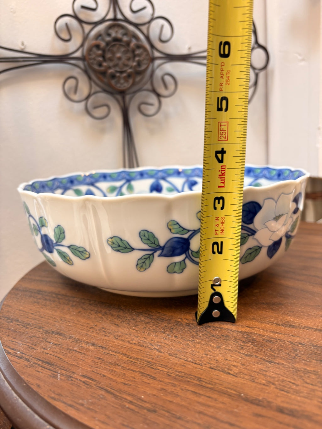 Andrea by Sadek Japanese Porcelain Scalloped Serving Bowl Magnolia Vine Pattern