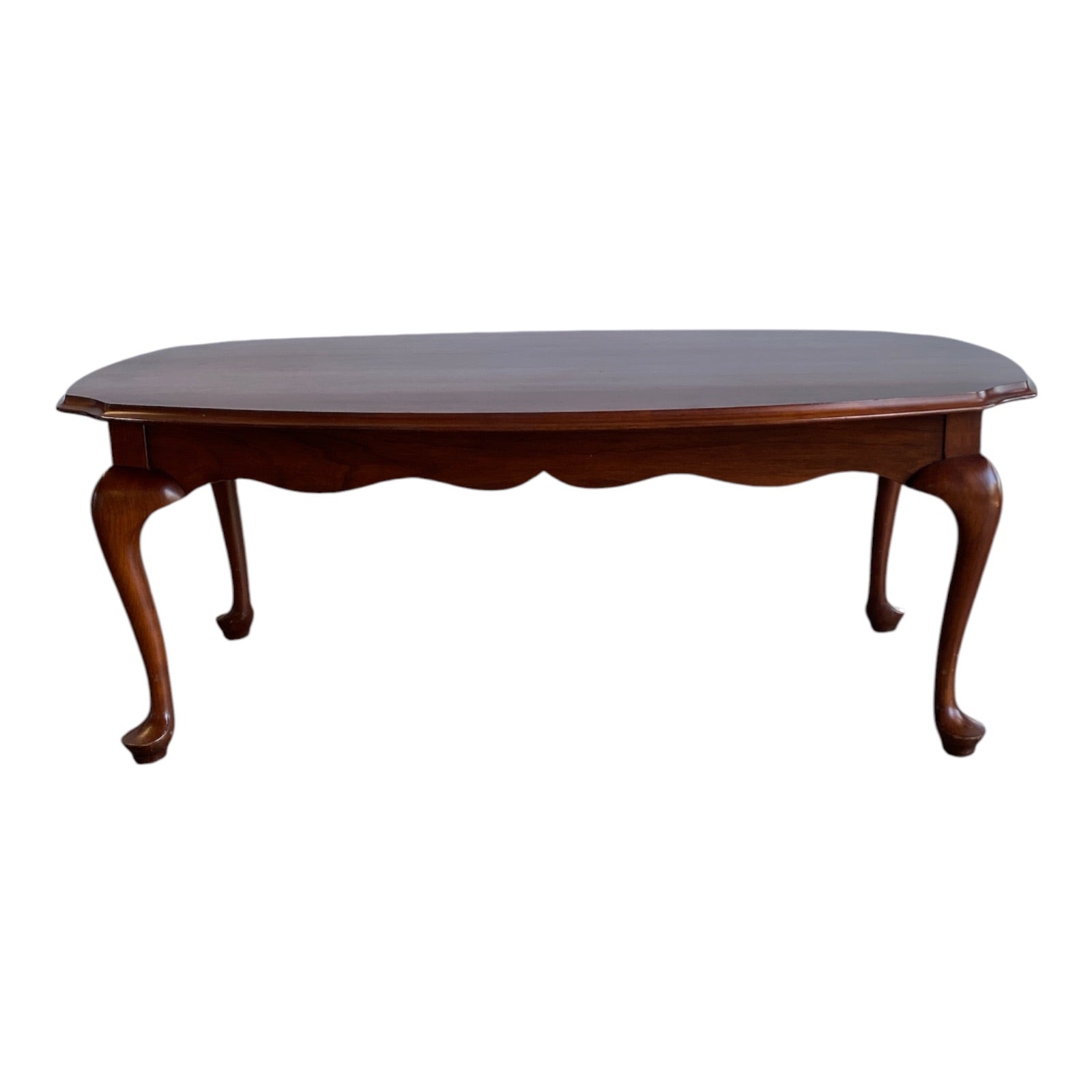 Henkel-Harris Solid Wild Black Cherry Queen Anne Oval Coffee Table