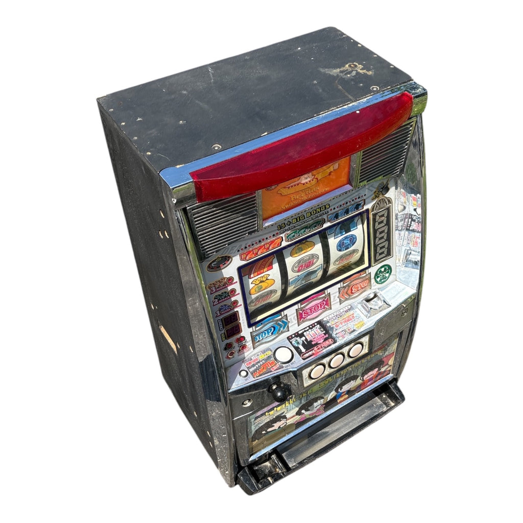 Beatles Yellow Submarine Japanese Pachislo Slot Machine - Vintage Arcade Gaming