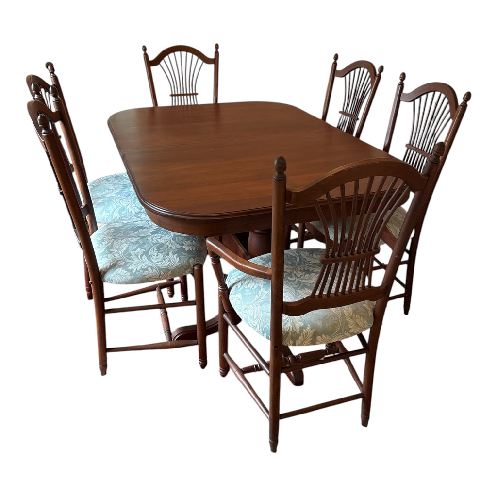 Traditional Mahogany Dining Table & 6 Upholstered Hepplewhite-Style Chairs – 7 Piece Set