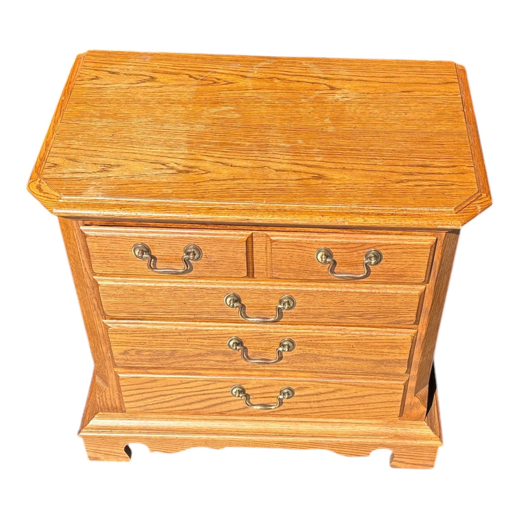 Thomasville American Oak Nightstand Colonial Revival Style Brass Bail Pulls