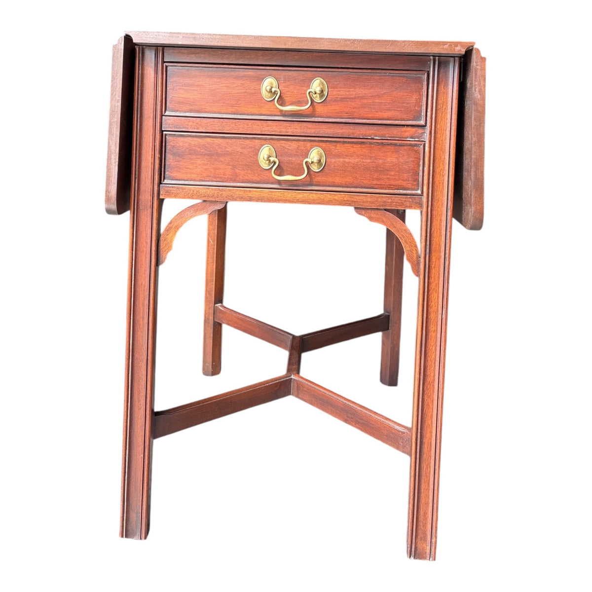Henkle Harris Chippendale-Style Mahogany Pembroke Drop-Leaf Table with Brass Bail Hardware