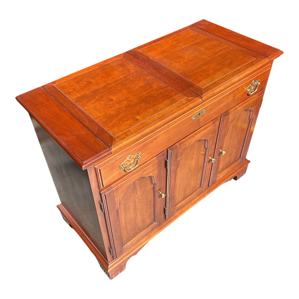 Statton Trutype Americana Solid Cherry Flip-Top Buffet Server with Bracket Feet
