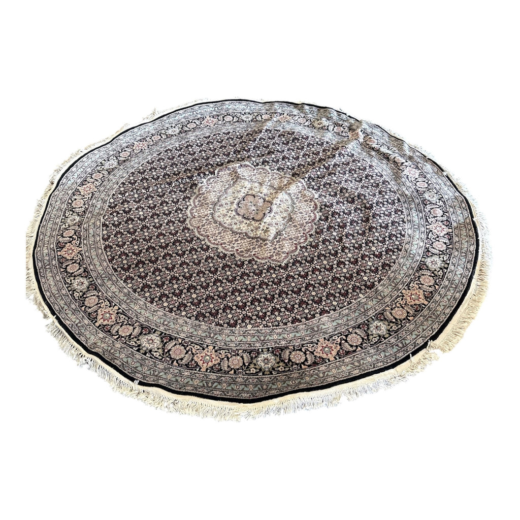 Round Persian-Style Tabriz Mahi Wool Rug with Scalloped Edge, Approx 8ft