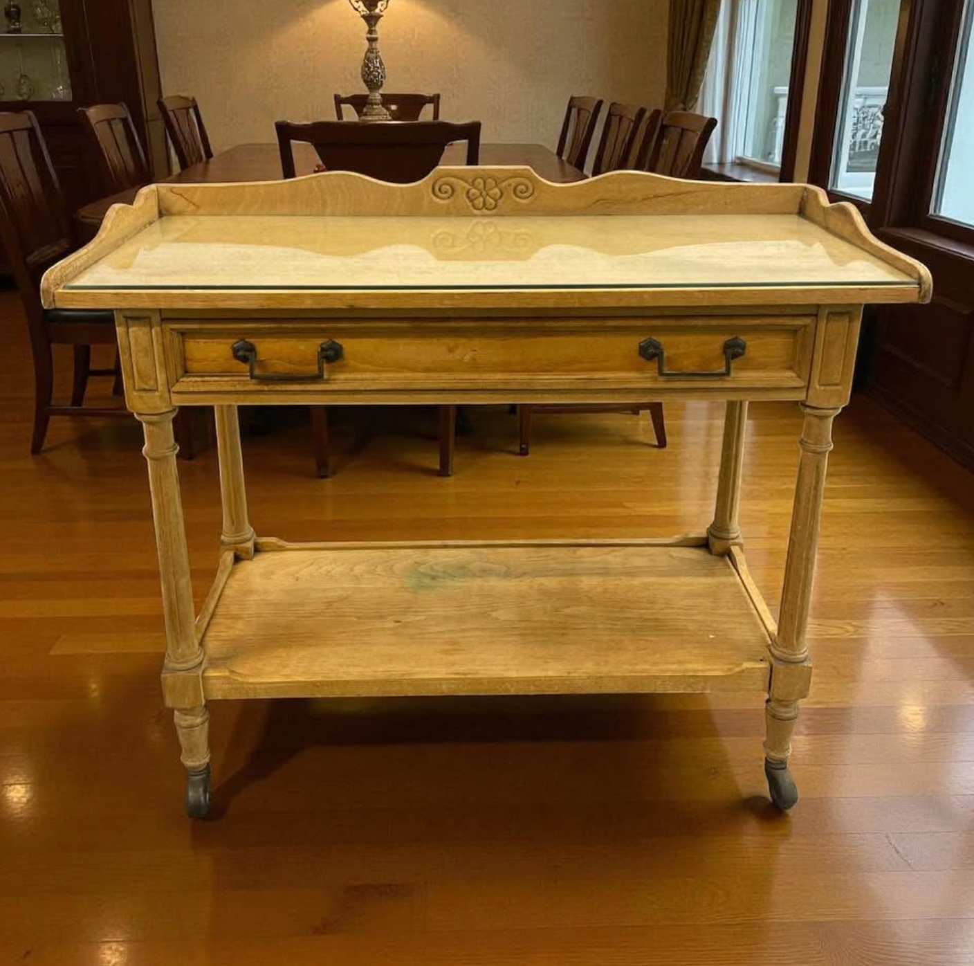 Vintage Carved Glass-Top Accent Table – Old World Charm Meets Function