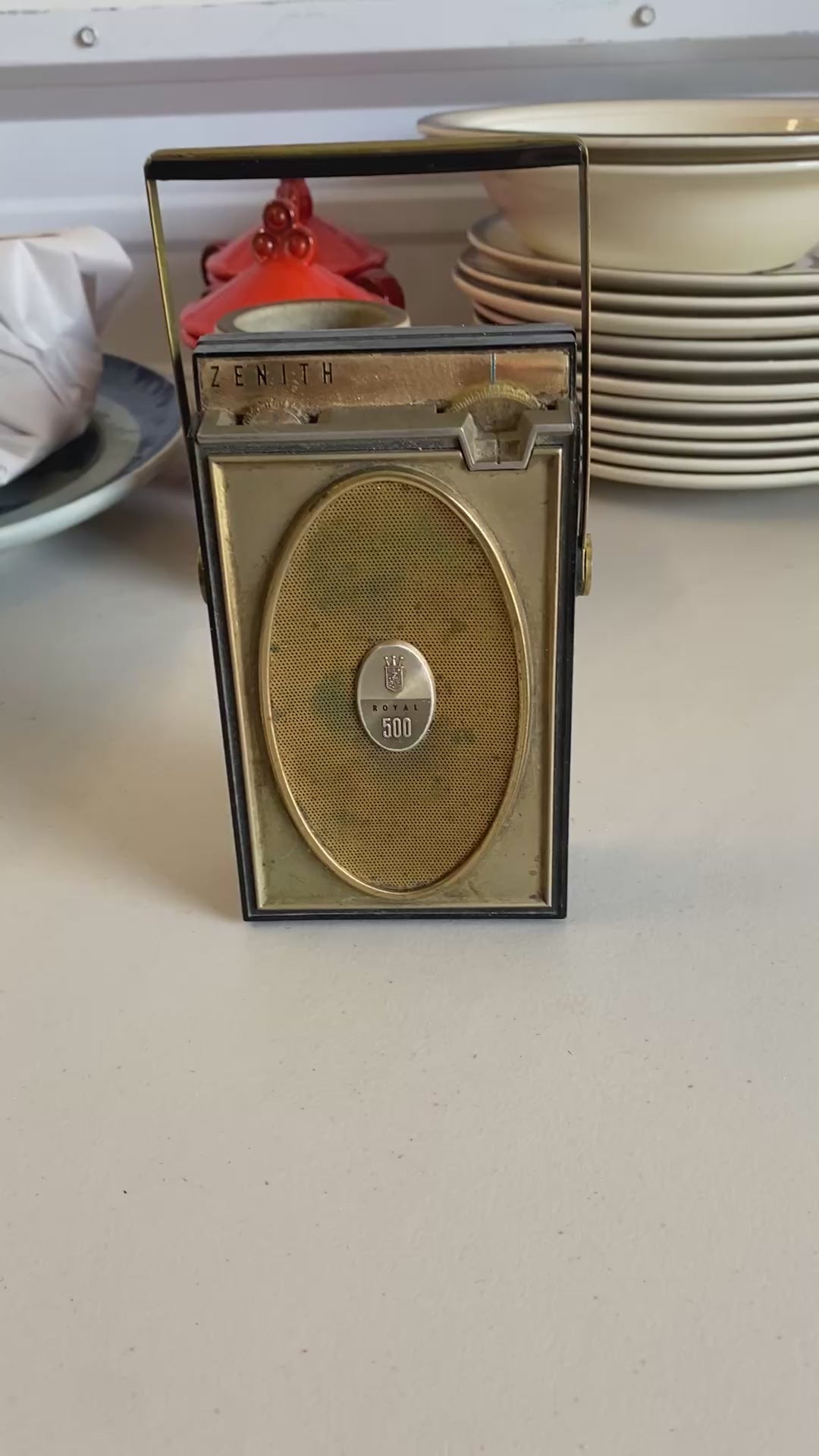 Zenith Royal 500 Transistor Radio c.1950s Gold Mesh Grille Portable