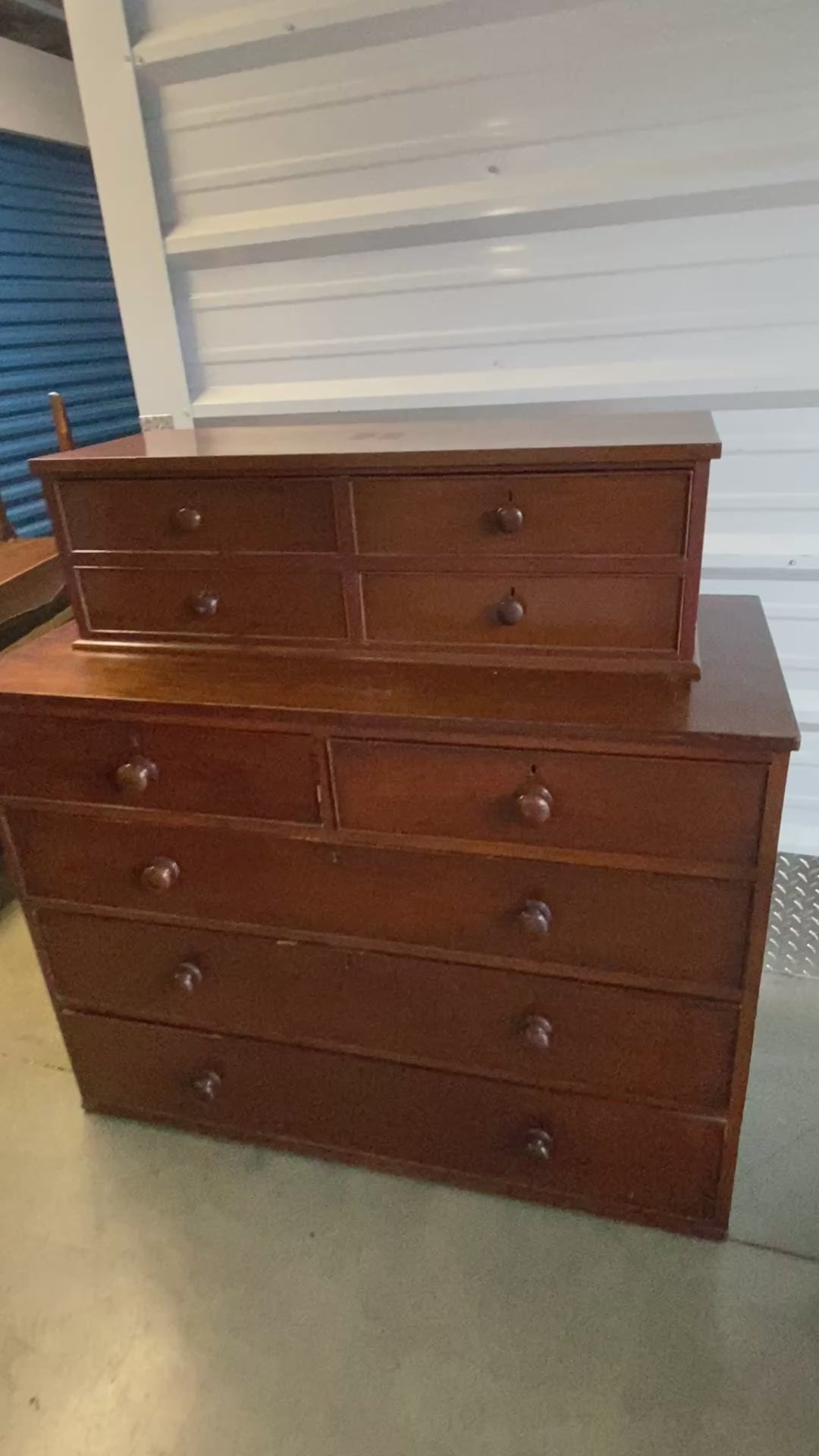 Victorian Mahogany Chest-on-Chest with Original Turned Knobs, 12 Drawers