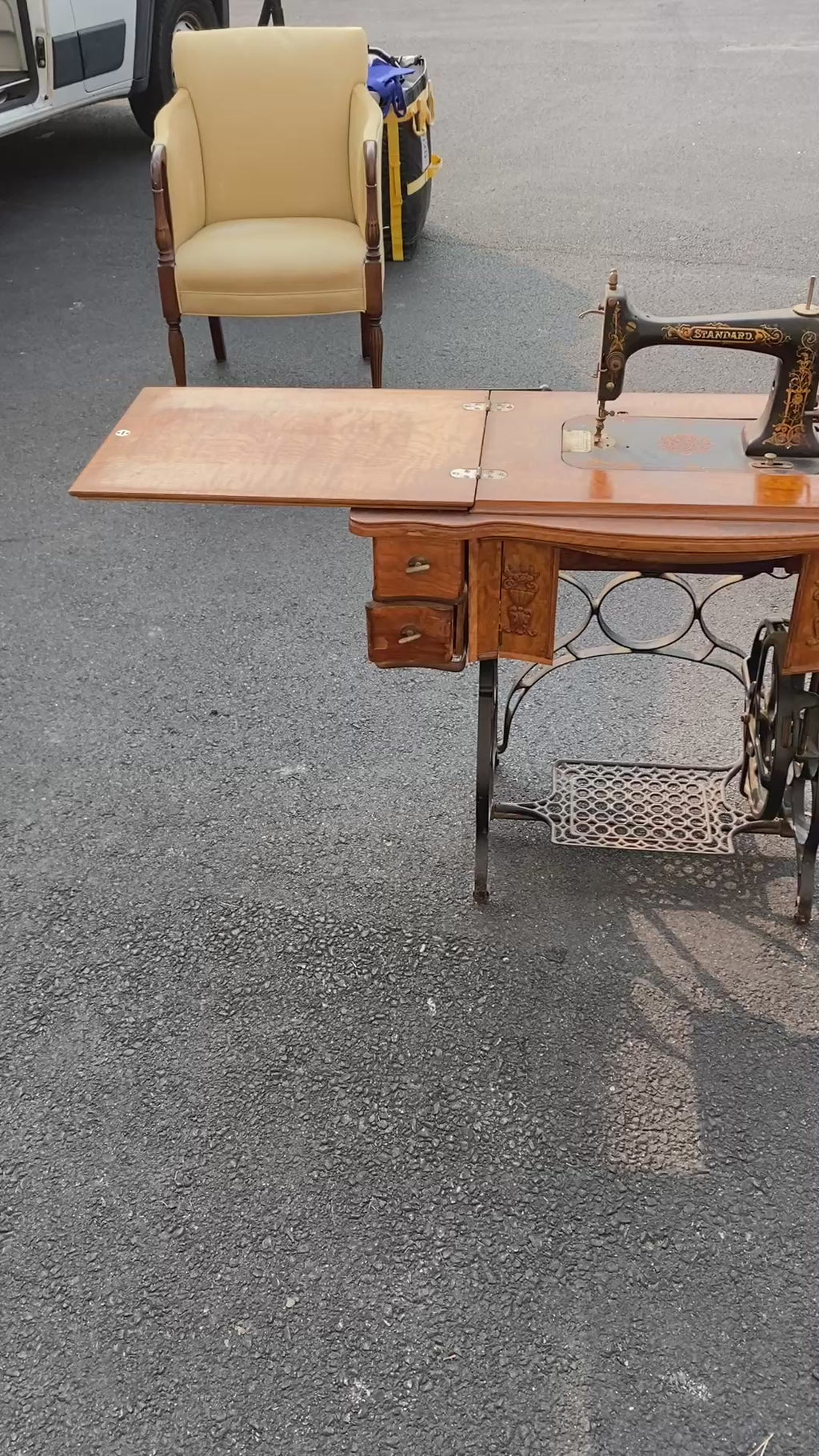 Standard Sewing Machine Co. Treadle Machine in Quarter-Sawn Oak Cabinet c.1900