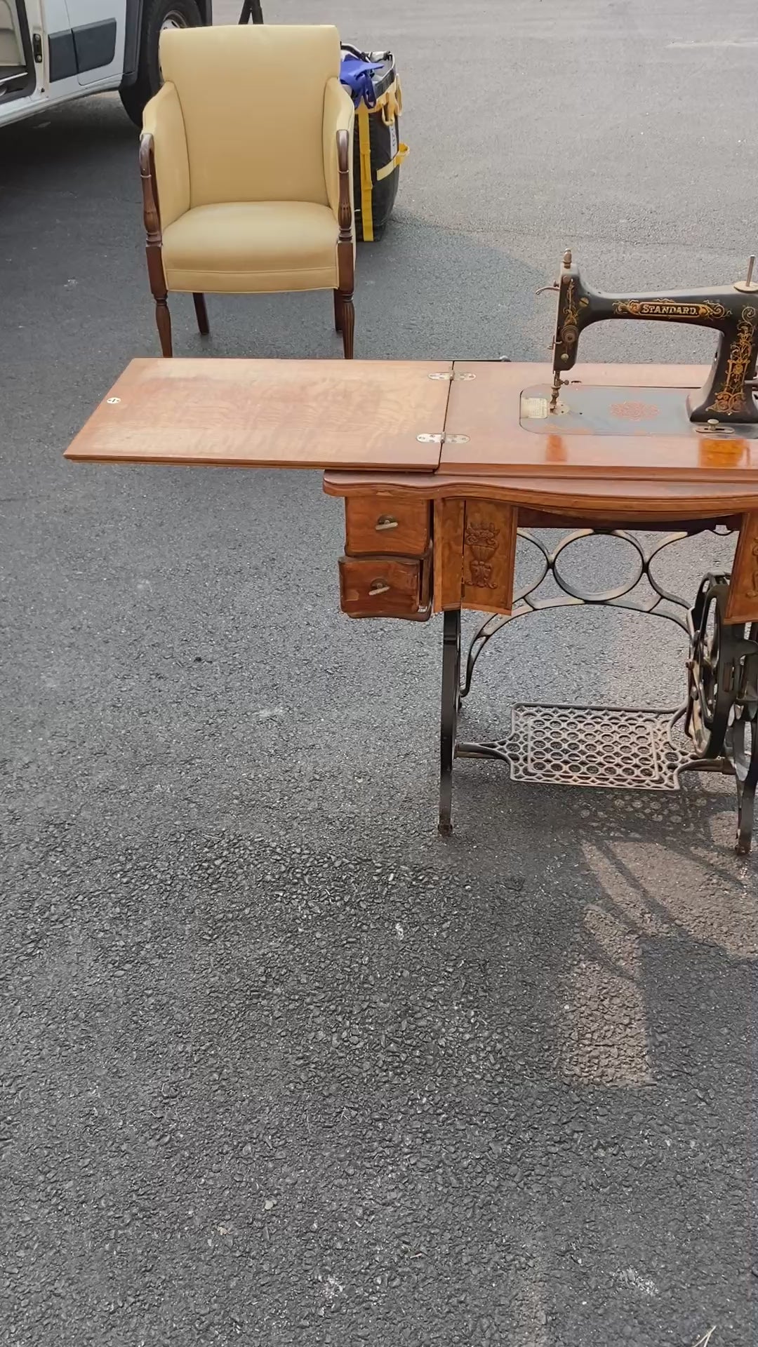 Standard Sewing Machine Co. Treadle Machine in Quarter-Sawn Oak Cabinet c.1900
