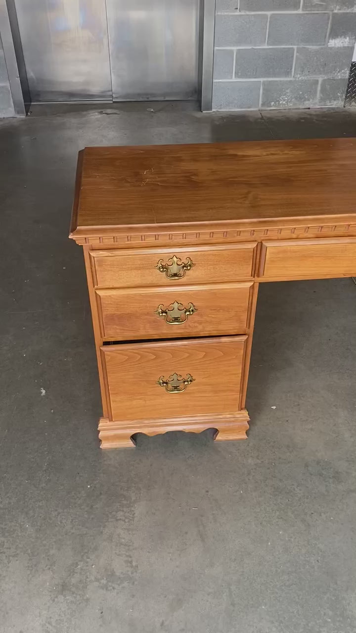 Vintage American Colonial Revival Cherry Single-Pedestal Desk with Dentil Moldin