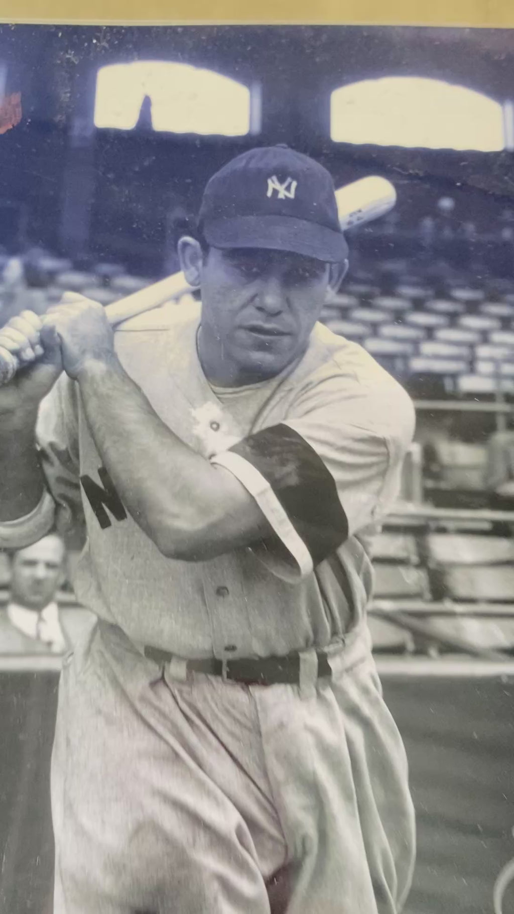 Yogi Berra Signed 8x10 Photo with LTD Enterprises COA Hologram