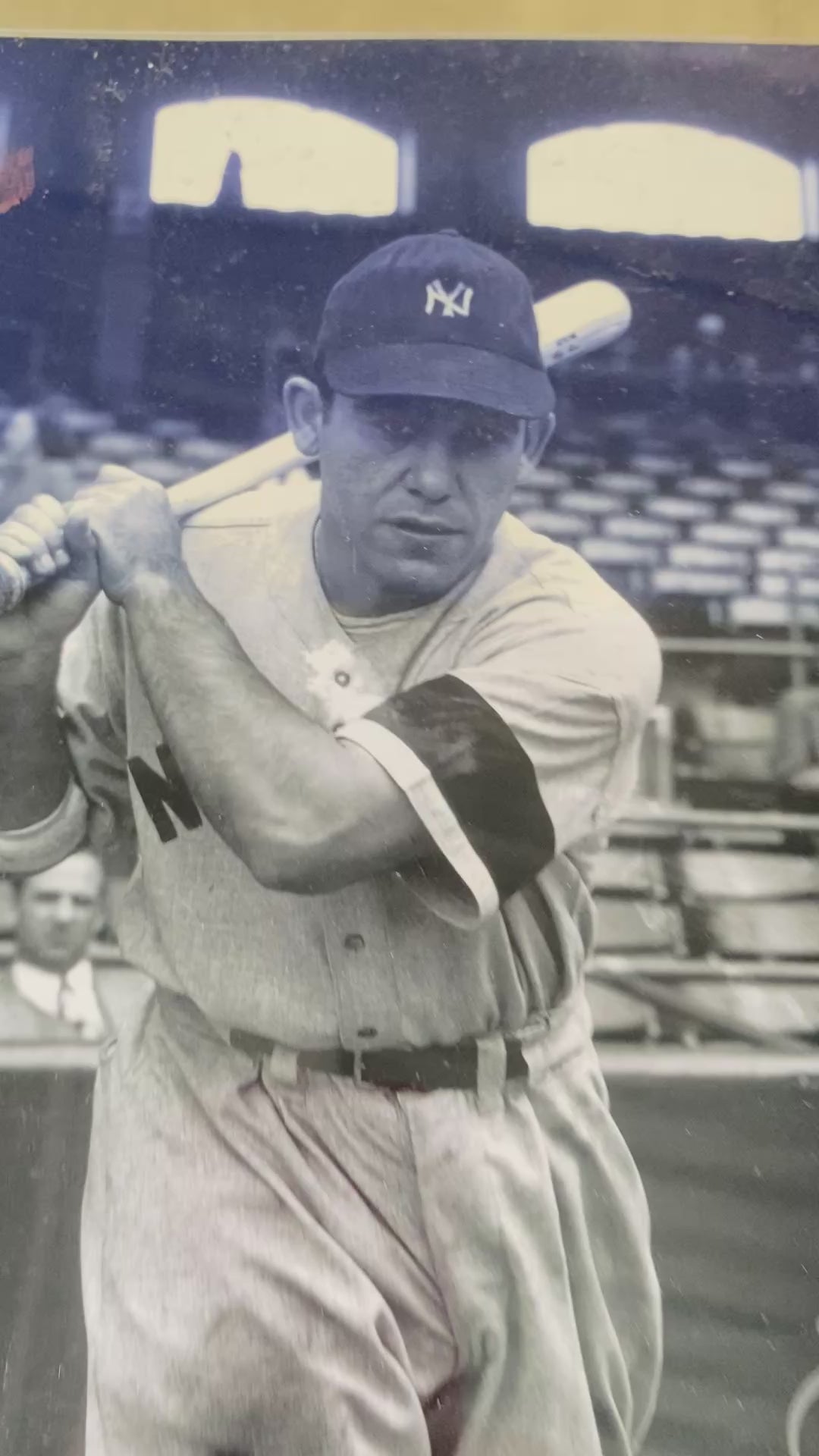 Yogi Berra Signed 8x10 Photo with LTD Enterprises COA Hologram