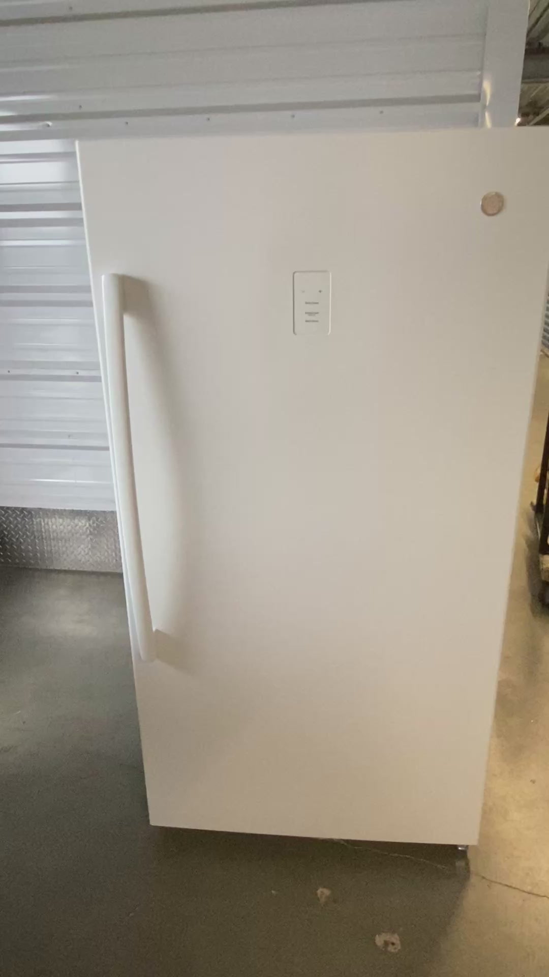 GE 17 Cu Ft Upright Freezer FUF17SMRWW Frost-Free — Nearly New 2022