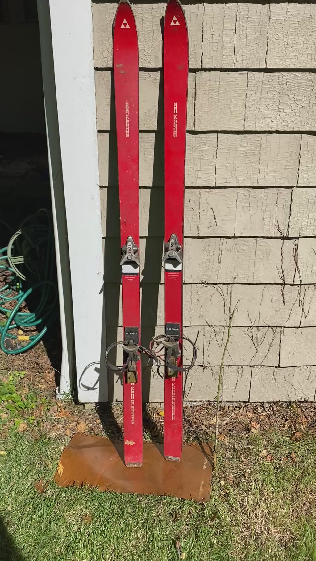 Fischer Made in Austria Vintage Skis with Salomon Bindings – Classic Red