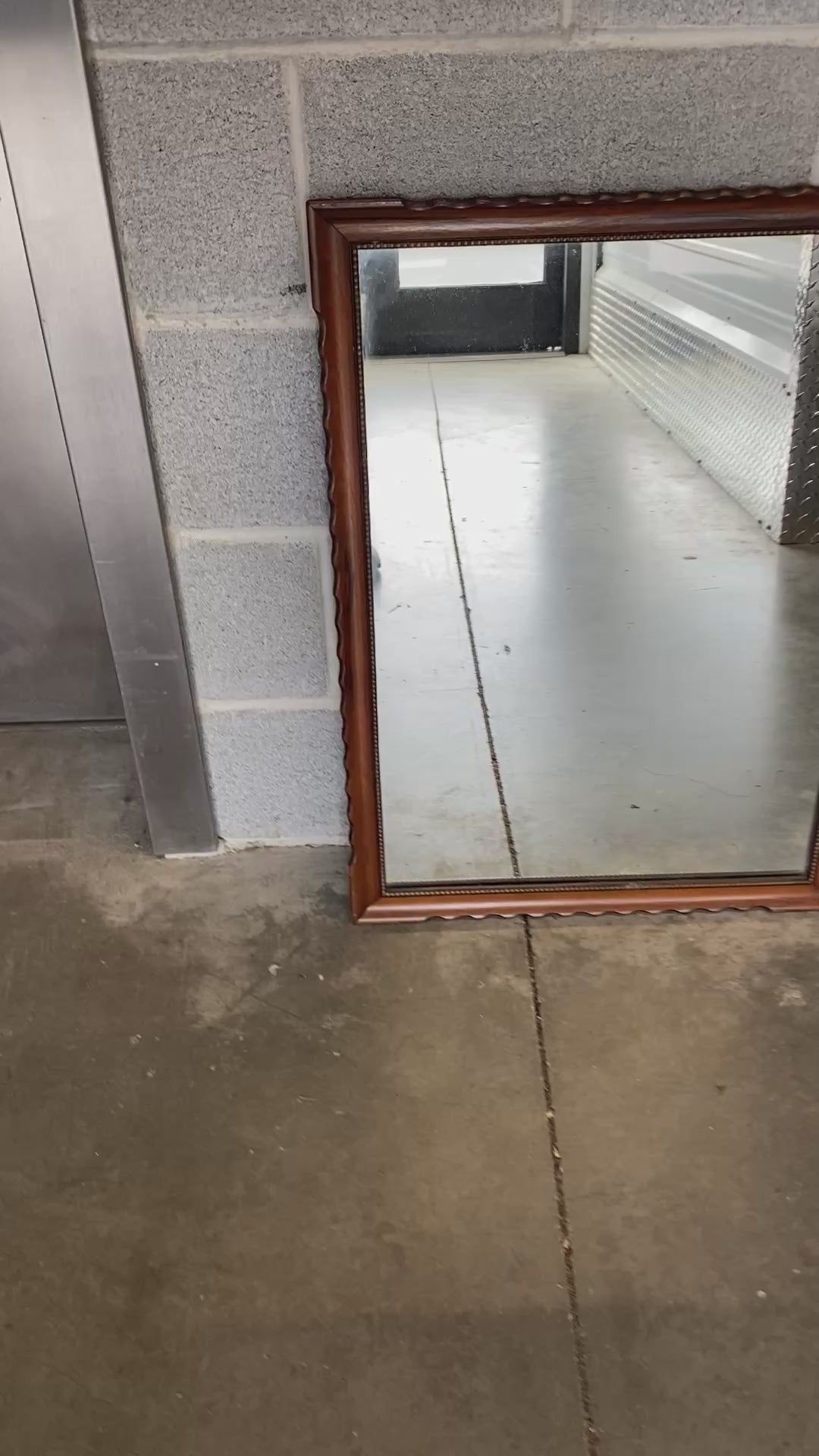 Vintage Mahogany Pie Crust Frame Mirror with Gilt Bead Detail, 29" x 21"